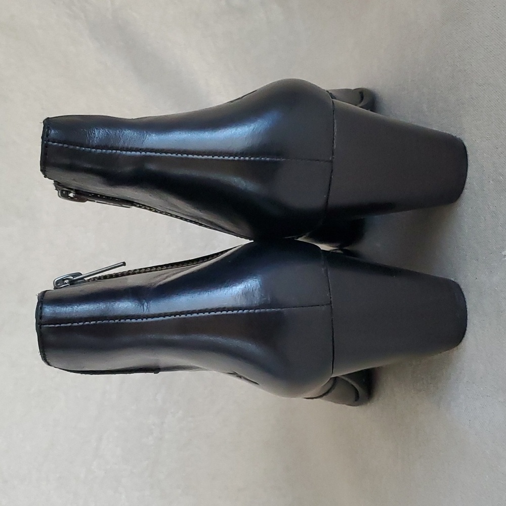 FRYE Jennifer Black Leather Stacked Block Heel Ankle Booties SIZE: 7M - Picture 4 of 9